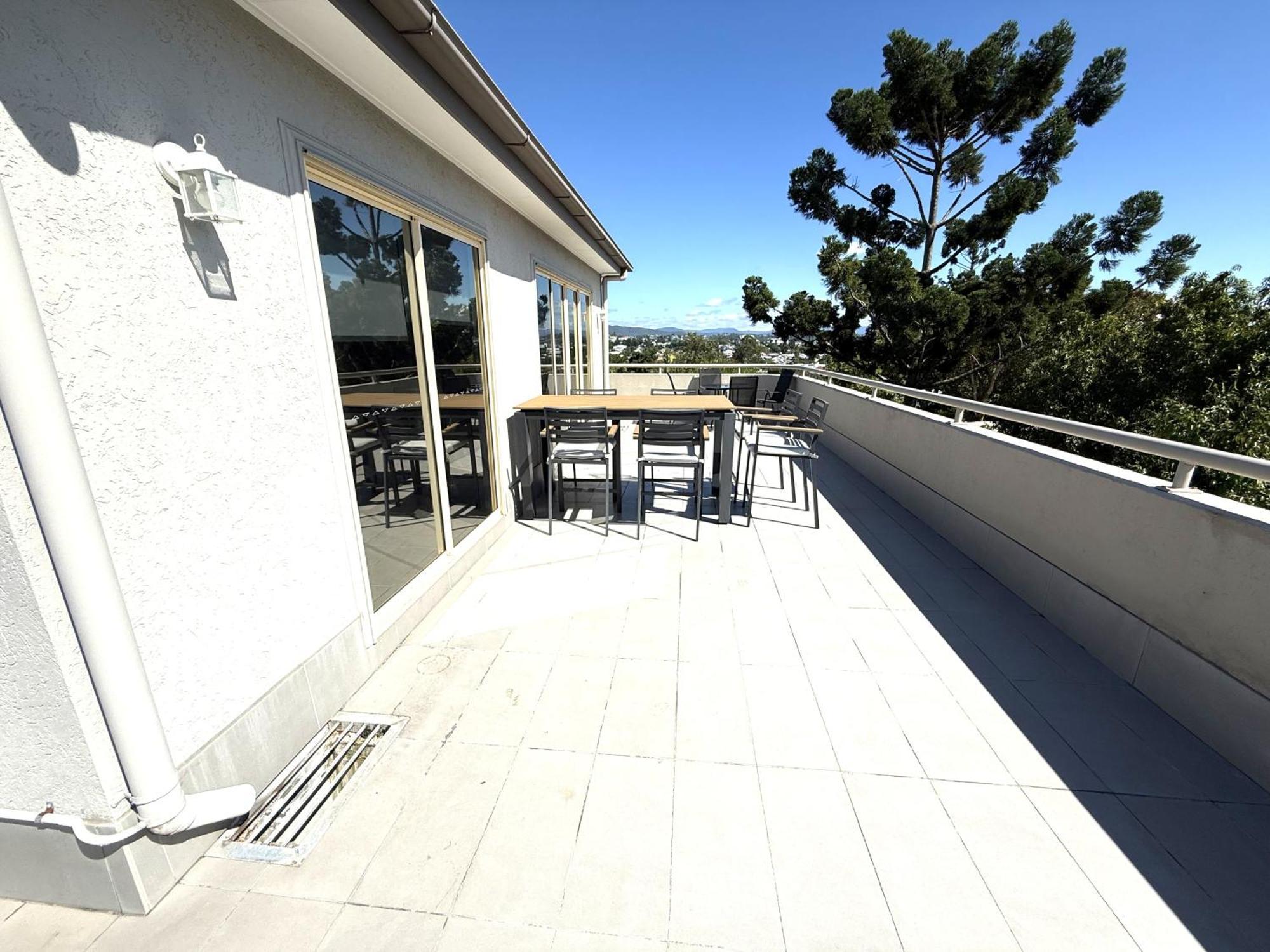 Hampton Court Apartments Brisbane Exterior photo