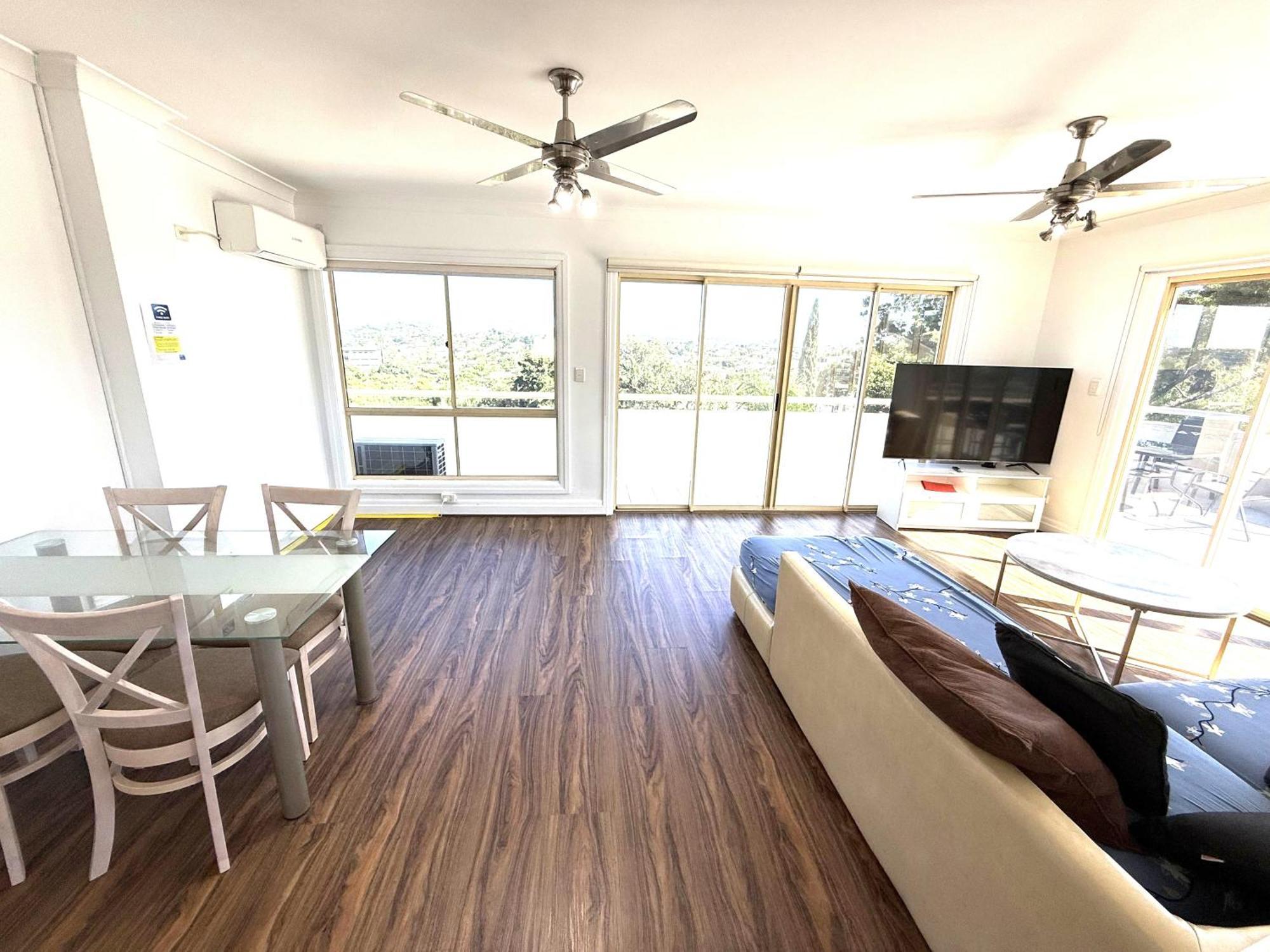 Hampton Court Apartments Brisbane Exterior photo
