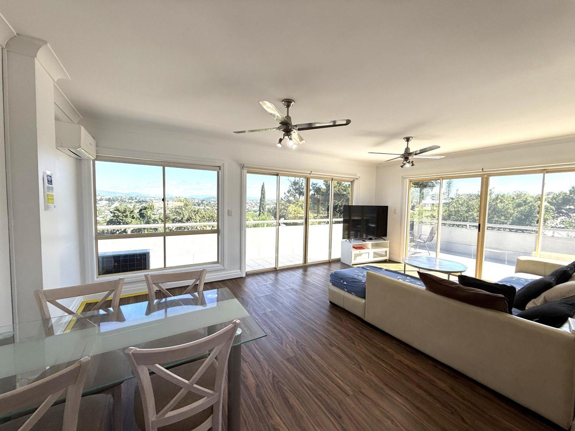 Hampton Court Apartments Brisbane Exterior photo